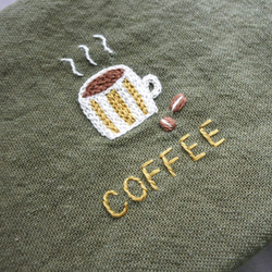 コーヒーと豆　刺繍　ファスナーポーチ　オリーブ色 2枚目の画像