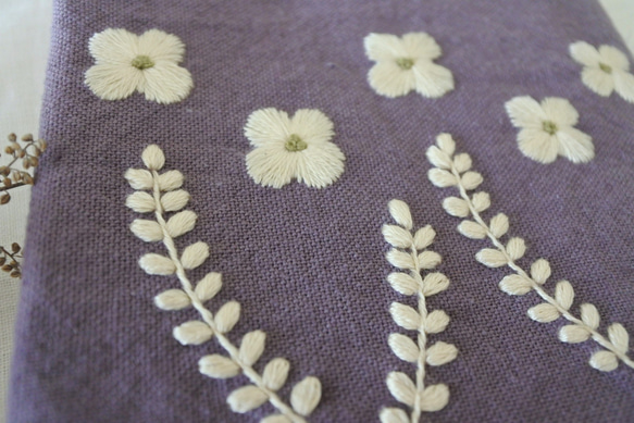 可憐な花　刺繍　文庫本　ブックカバー　ふじ色 3枚目の画像