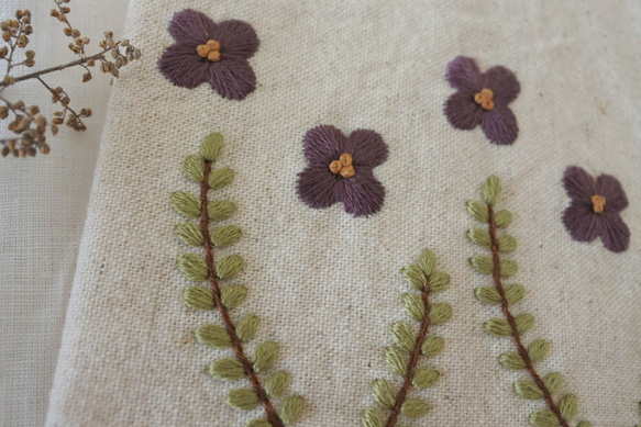 可憐な花　刺繍　文庫本　ブックカバー　ナチュラル 4枚目の画像