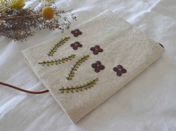 可憐な花　刺繍　文庫本　ブックカバー　ナチュラル 5枚目の画像