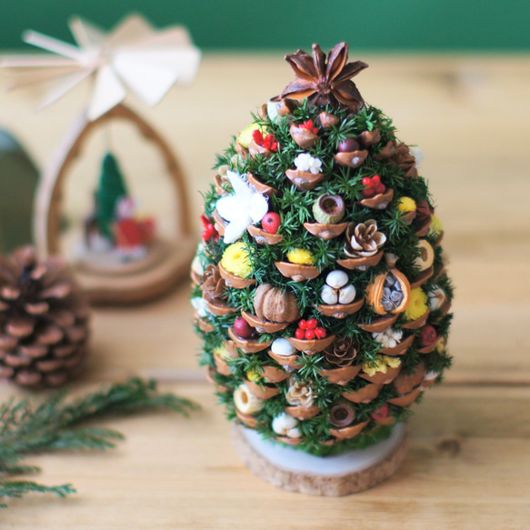 クリスマスツリー 松ぼっくり、オーナメント付き 緑 大きな松ぼっくりのクリスマスツリー プリザーブドフラワー