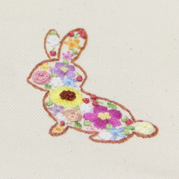 貼花式抽繩小袋兔手刺繡 第7張的照片