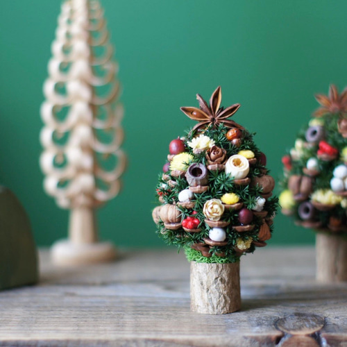 ご予約】小さな松ぼっくりのクリスマスツリー プリザーブドフラワー