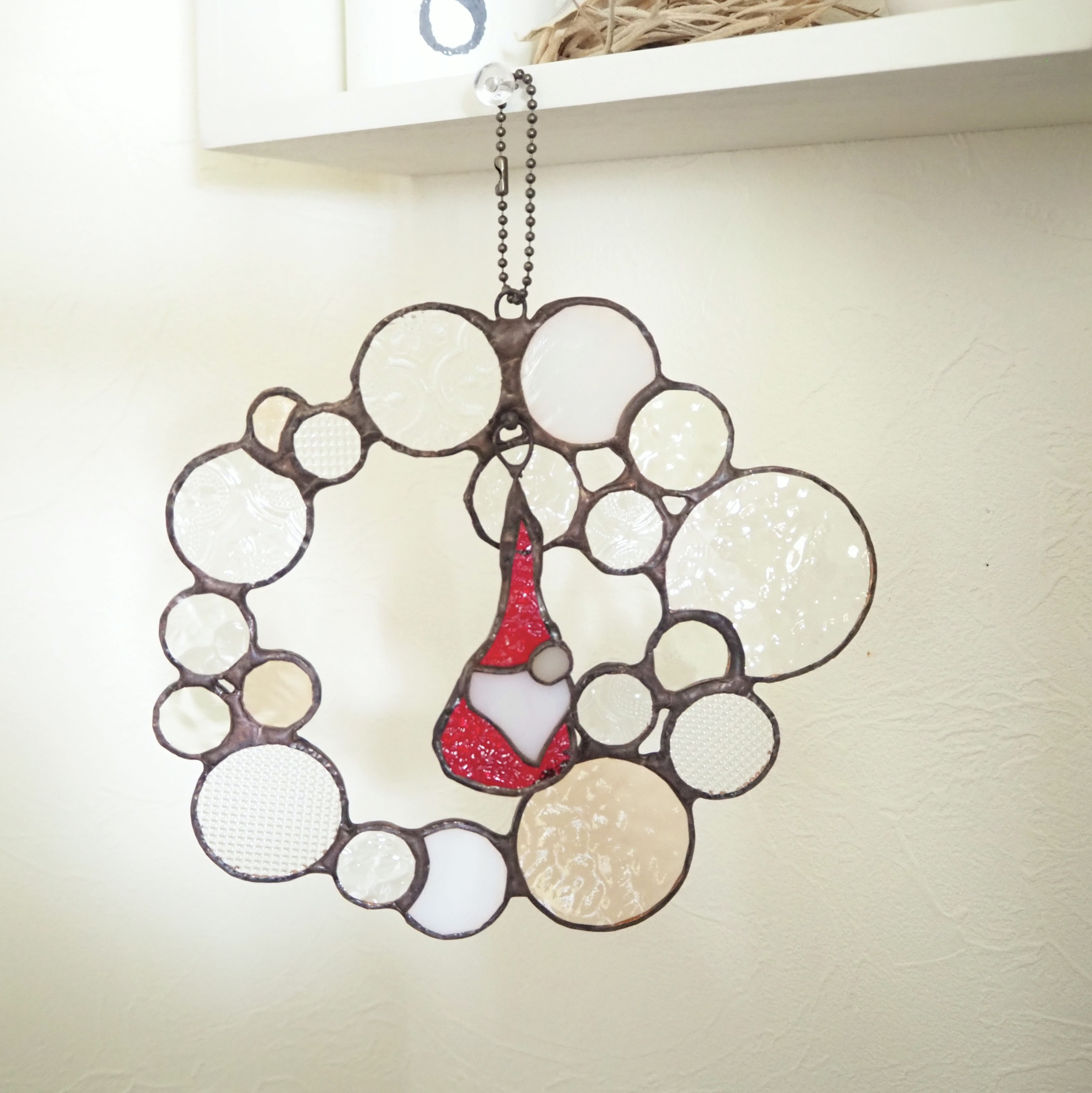 ステンドグラスの森のサンタさんまんまるリース 4,455円