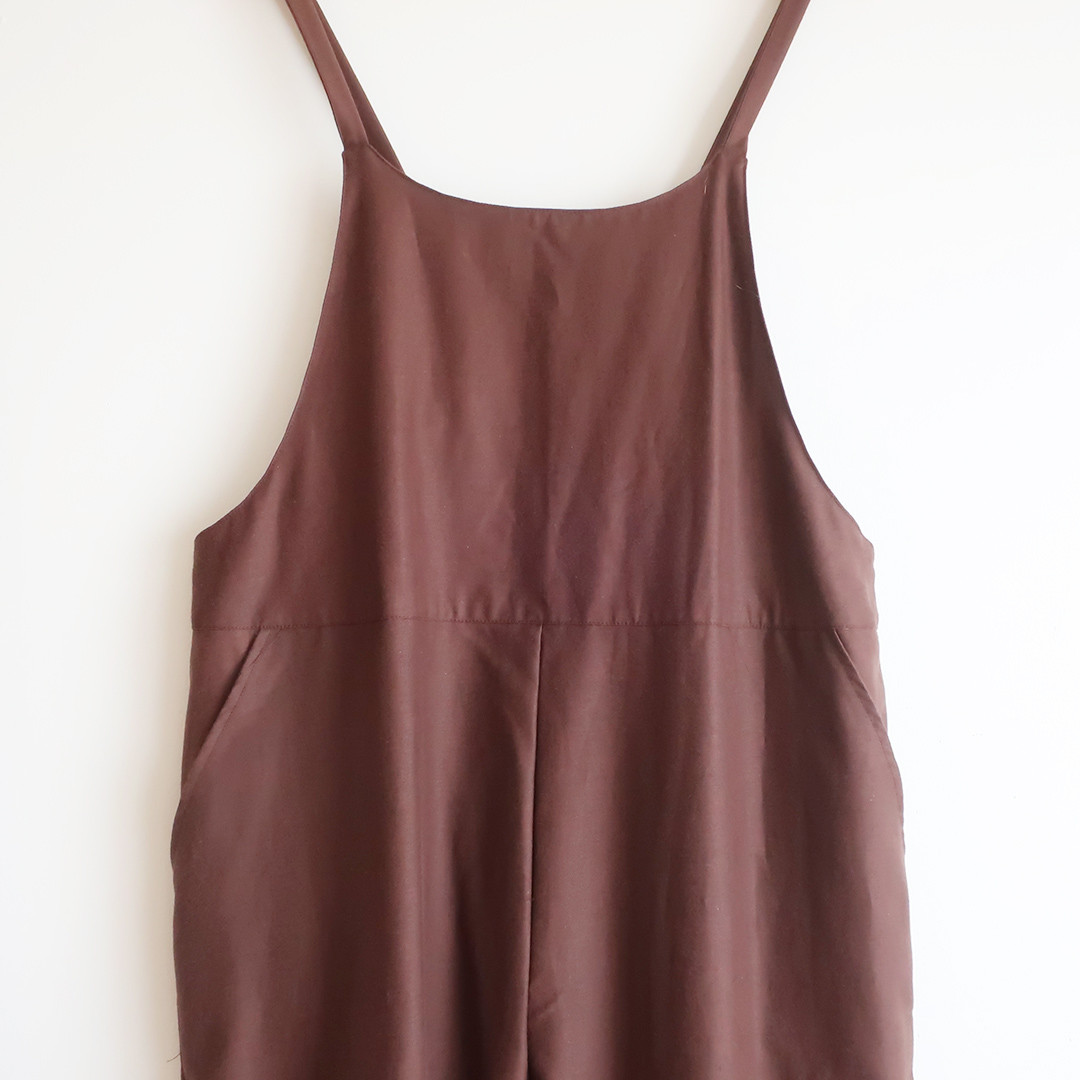 夏から秋冬 大人可愛い ブラウンコットン 下半身ほそ見えサロペット（フリーサイズ／茶色）