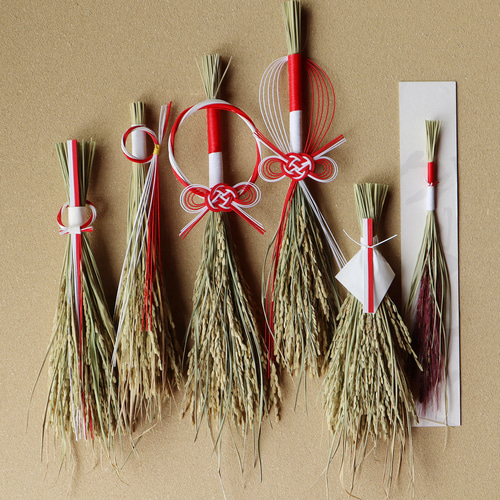 2023年】05）稲穂と水引シンプルな正月飾り「示」 しめ縄