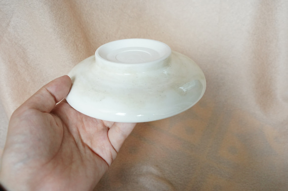 【免運費】陶瓷粉引小盤子 | 居家小果盤 | 手捏手作 | 禮物 第3張的照片