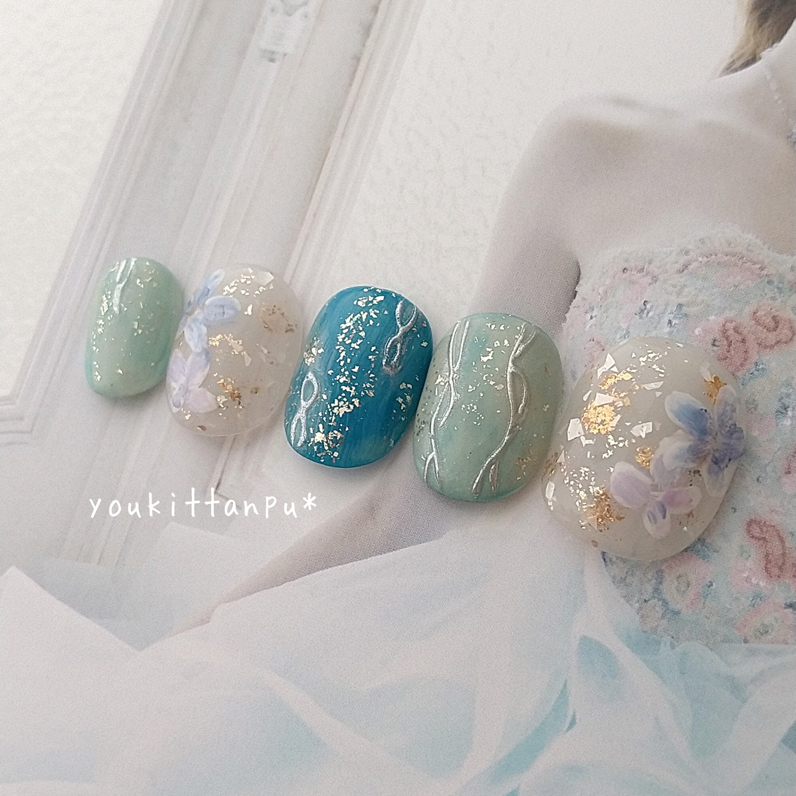 しっとりブルーフラワー＊ネイルチップ つけ爪 ウェディング 白無垢 成人式 振袖 シンプル 春 夏 秋 冬 青 短め 韓