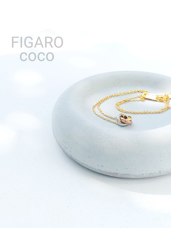 【FIGARO coco】つけっぱなしOK♡プチトリニティネックレス/サージカルステンレス/SUS316L/18K仕上げ 3枚目の画像