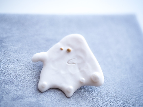 おばけのブローチ 2枚目の画像