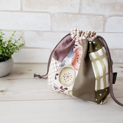 パッチワーク ミニ巾着ポーチ まぁるいお花 グリーン ポーチ こはく