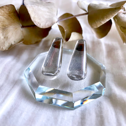 glass tear nuance silver Earrings 5枚目の画像