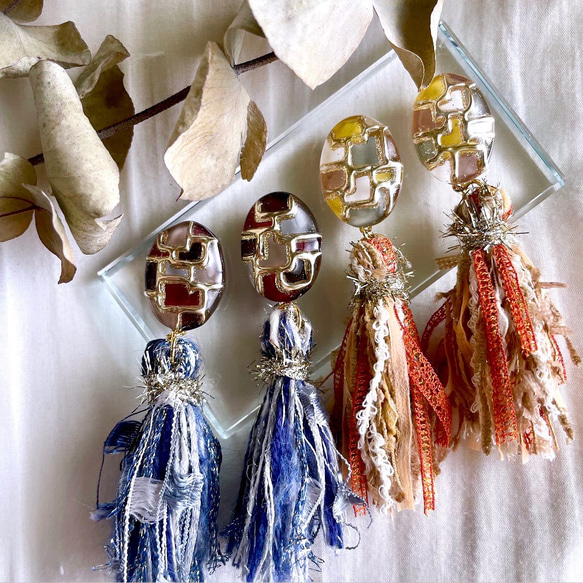 glass oval classical mustard gold tassel Earrings 10枚目の画像