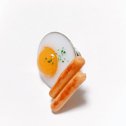 目玉焼きウインナーのピンブローチ(ピンバッチ)♡ミニチュア、フェイクフード、食品サンプル、朝食 7枚目の画像