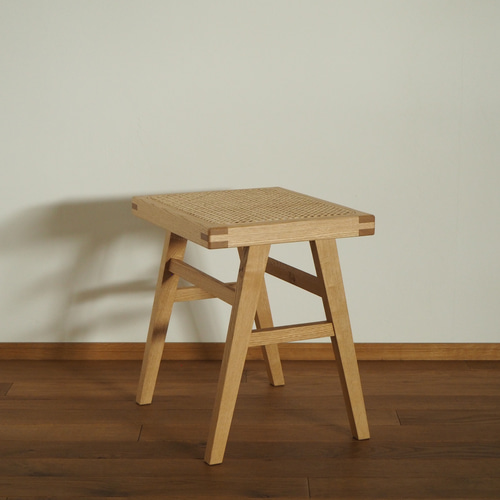 受注生産】ラタンのスツール 国産クリ材 籐張り 椅子（チェアー