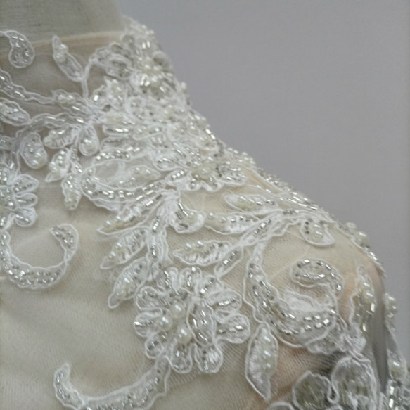 優雅的核桃鈕扣高領蕾絲波萊羅上衣手工珍珠 第4張的照片