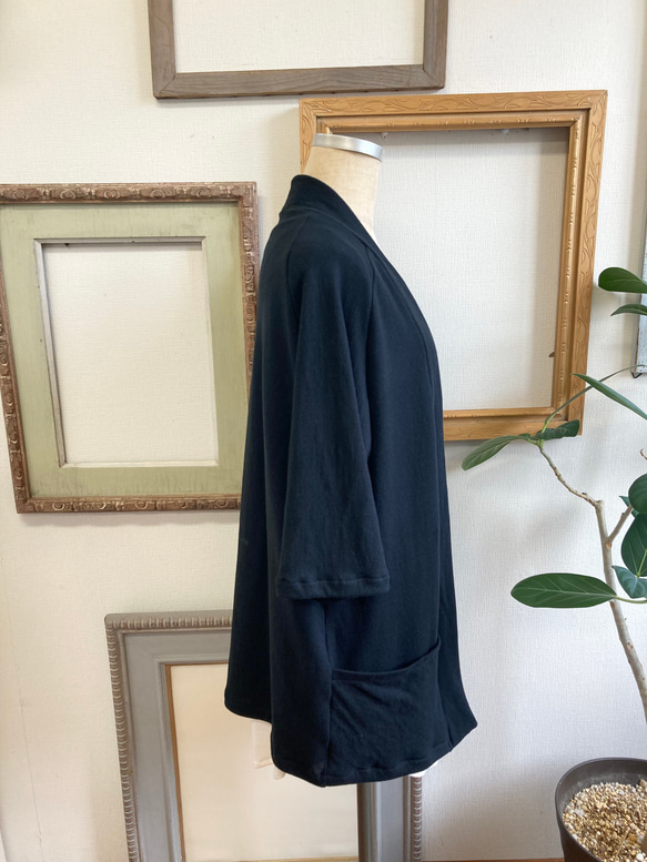 促銷價★ 柔軟的紗布材質❤️ 3/4 袖開衫和服般的衣領 黑色（尺碼從L 到LL 不限） 第8張的照片