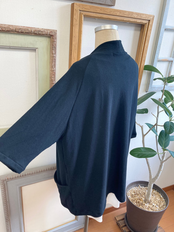 促銷價★ 柔軟的紗布材質❤️ 3/4 袖開衫和服般的衣領 黑色（尺碼從L 到LL 不限） 第10張的照片