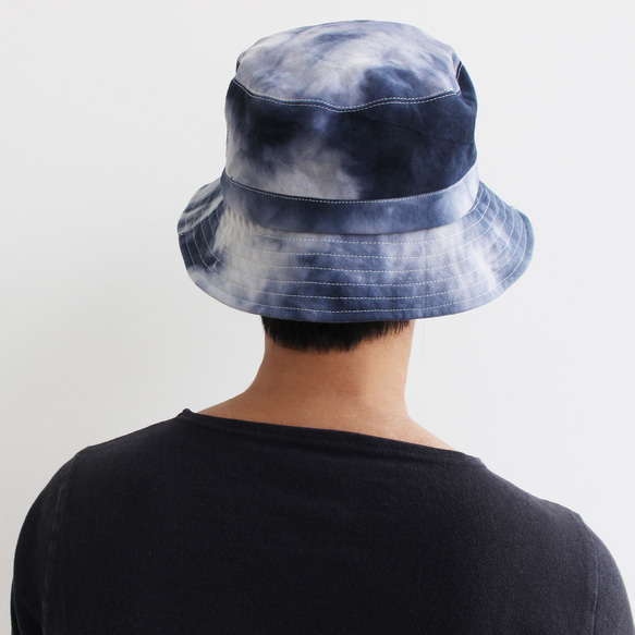 【S・M・L】TIE-DYE BUCKET HAT　生地から染めたタイダイのバケットハット／ネイビーグレー【受注制作】 1枚目の画像