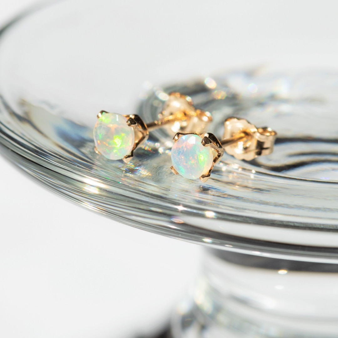 【再販10超】『幸せ』プレシャスオパールピアス4mm◇10月誕生石◇金属アレルギー対応◇スタッド【14kgf/ステンレス 5,694円