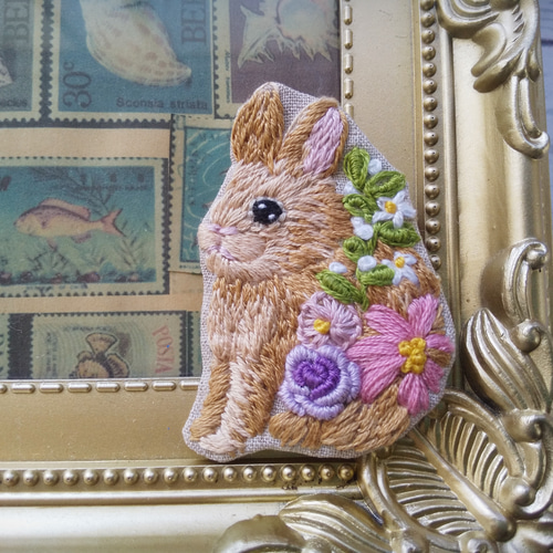 うさぎ刺繍ブローチ ハンドメイド ブローチ ジュネ 通販｜Creema 