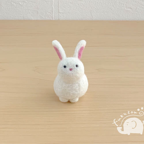 うさぎ*フェルト*お正月のお飾り*縁起物 羊毛フェルト うさぎ*フェルト*お正月のお飾り*縁起物 羊毛フェルト
