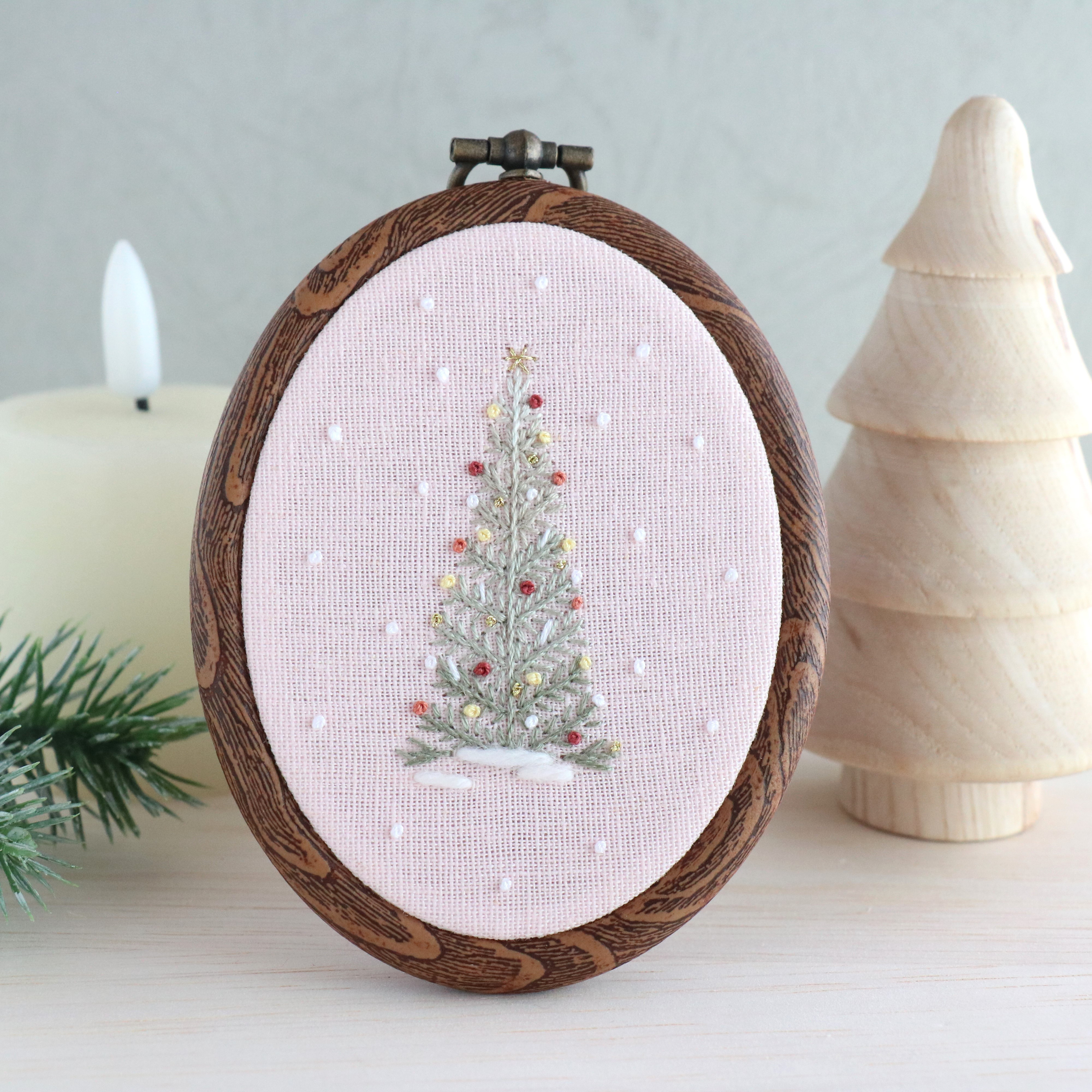 クリスマスツリー　刺繍絵　オブジェ