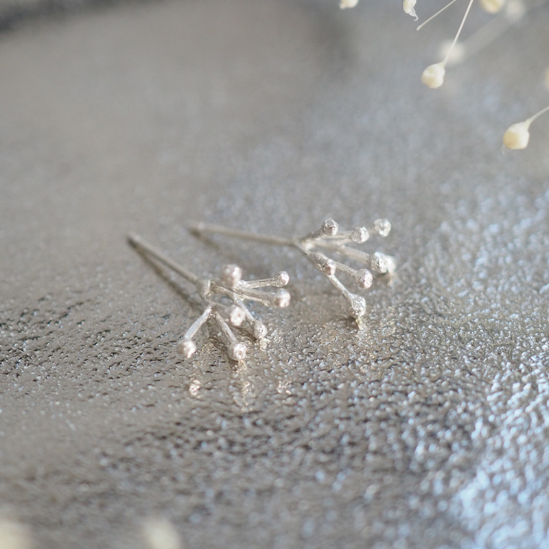 カスミソウのピアス(silver) 4,756円