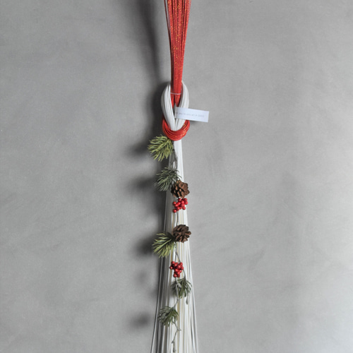 翌日発送】お正月飾り ホワイト×レッド(松) 水引壁飾り（55cm ロング