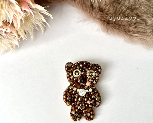 テディベア☆ビーズ刺繍ブローチ ブローチ beads syurippi 通販