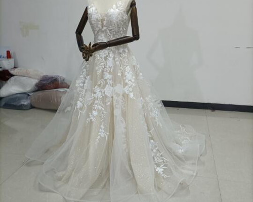 ウエディングドレス ファスナー キラキラチュール エレガント レース