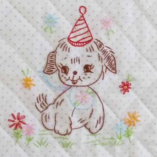 布花作品♡壁掛け パッチワーク刺繍のタペストリー✨35cm さくらんぼ柄×黄緑カラー