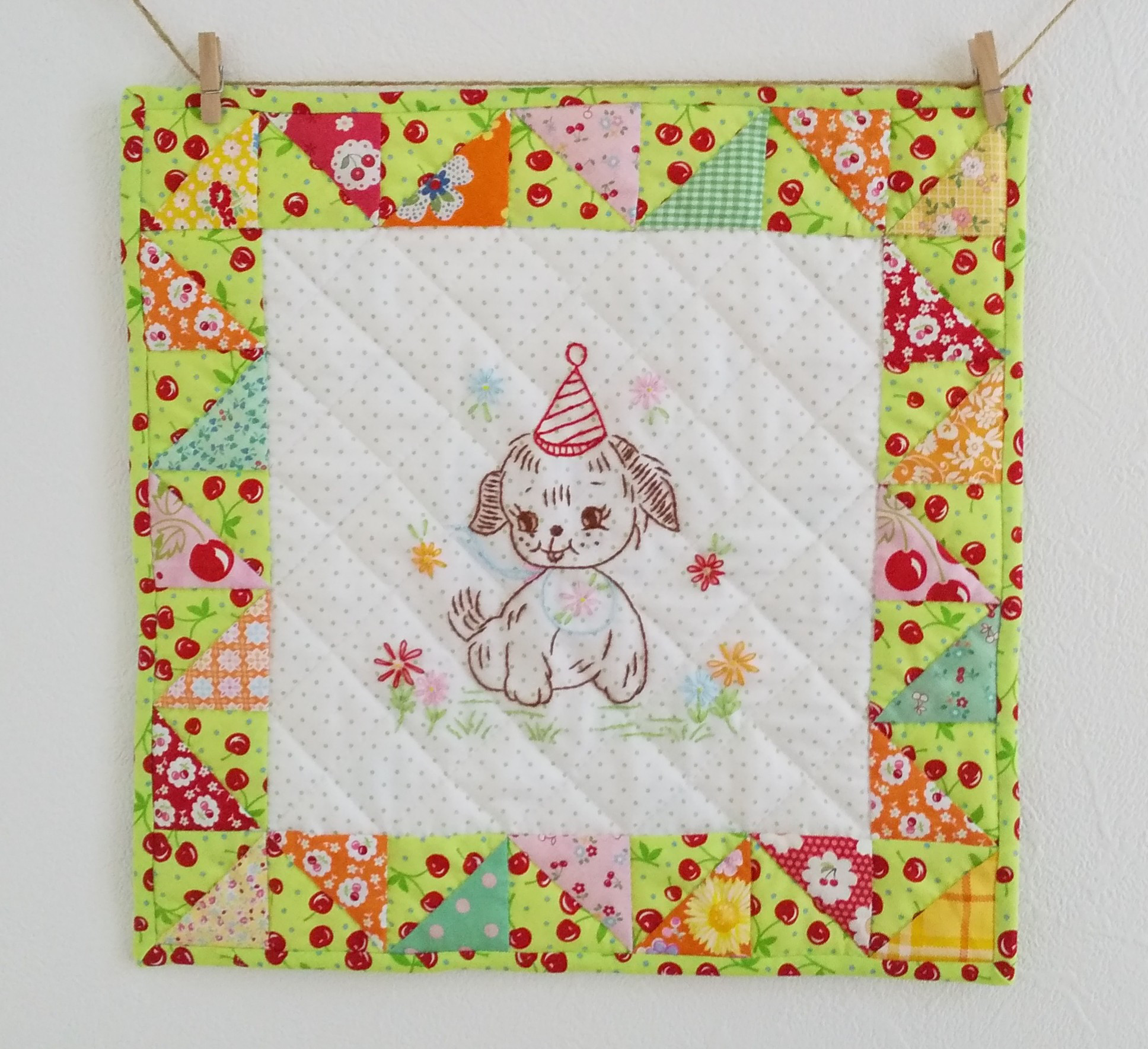 作品 パッチワーク キルト 壁掛け 痛々しい タペストリー 赤系