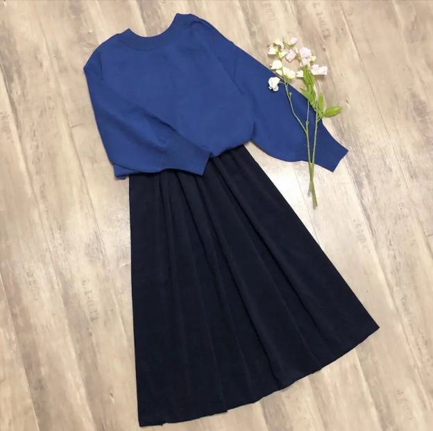 ネイビー コーデュロイ の 大人っぽ かわいい ギャザースカート