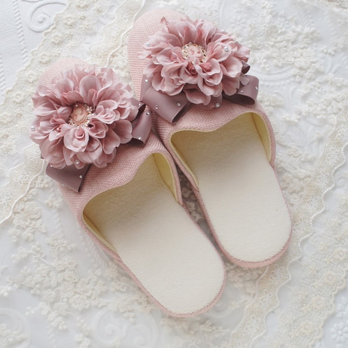 リボンとダリアのエレガントスリッパ スリッパ・ルームシューズ mignon