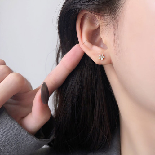 ピアス 18K 金属アレルギー対応 花 フラワー シルバー925 ピアス 18K 金属アレルギー対応 花 フラワー シルバー925