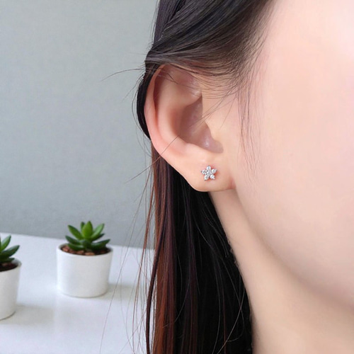 ピアス 18K 金属アレルギー対応 花 フラワー シルバー925 ゴールド