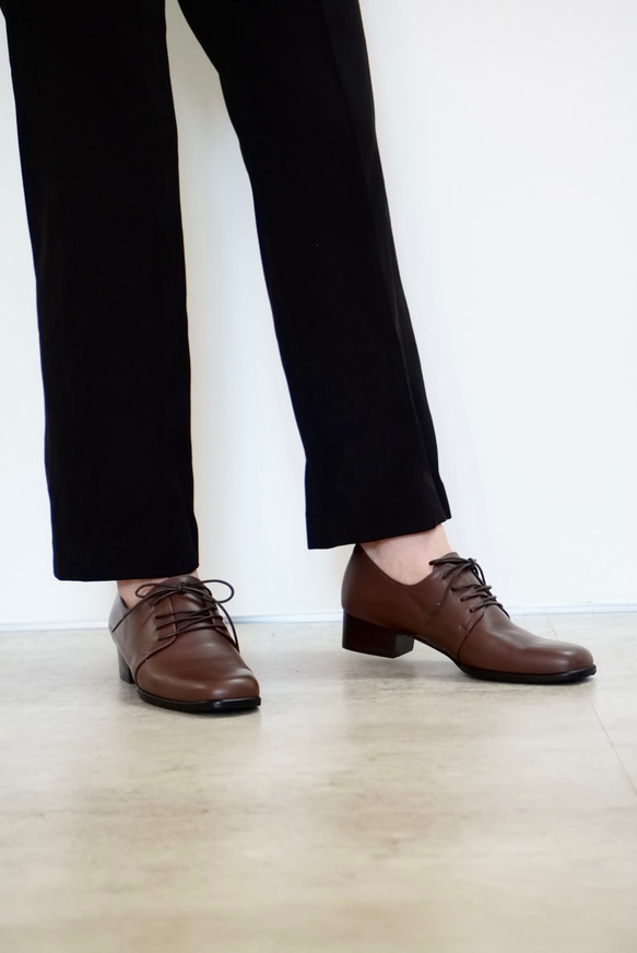 男性風格低跟鞋，柔軟易穿，採用流行的木質圖案 21.5 厘米至 25.5 厘米 日本製造 真皮 Z3584 深棕色 第11張的照片