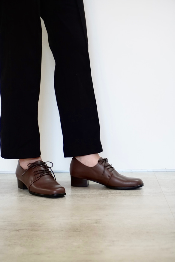 男性風格低跟鞋，柔軟易穿，採用流行的木質圖案 21.5 厘米至 25.5 厘米 日本製造 真皮 Z3584 深棕色 第12張的照片