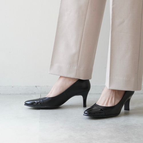 セレモニーにも☆エナメルコンビパンプス つま先切り替えパンプス 黒