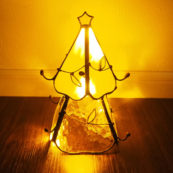 ステンドグラスの森のサンタさんクリスマスツリー　LED電飾つき 6枚目の画像