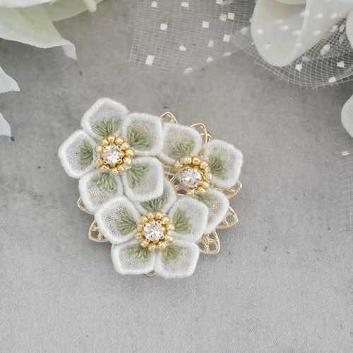 クリスマスローズブローチ (受注生産/オーガンジー刺繍/冬/春/フラワー  