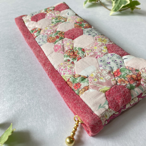 ヘキサゴンパターン花柄キルト ヘキサゴンパターン花柄キルト