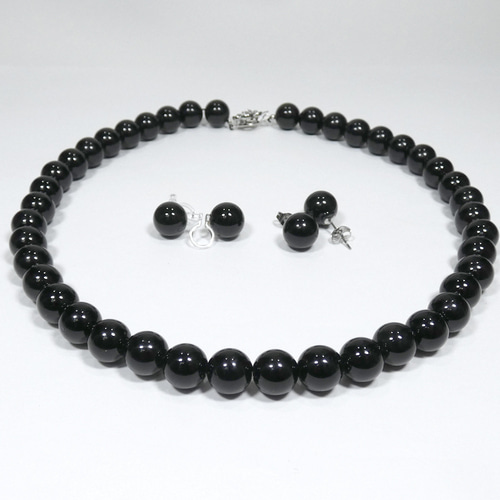 ジェットネックレス synthetic 10ミリ玉45センチ イヤリングおまけ付