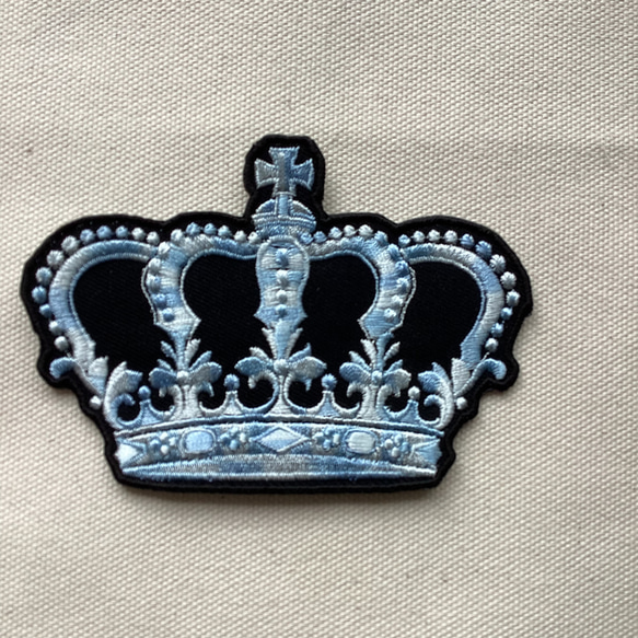 王冠　クラウン刺繍アイロンワッペン 2枚目の画像