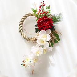 胡蝶蘭と大和菊のしめ飾り（ラッピング無料） 1枚目の画像