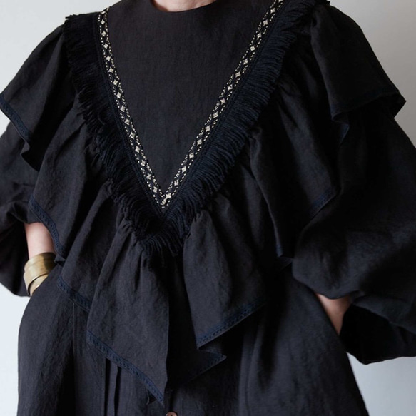 European linen scarf collar (black fringe) 4枚目の画像