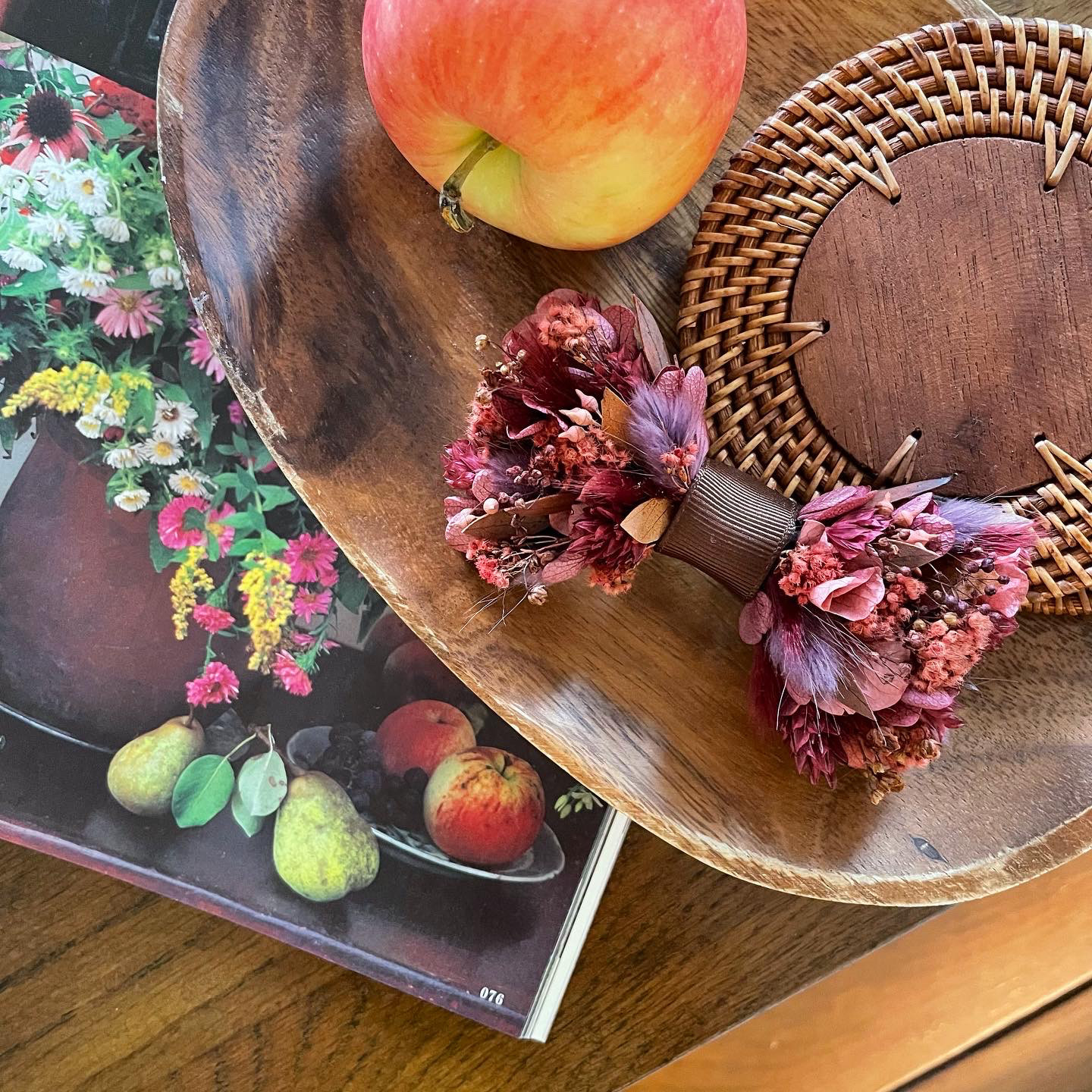 flower bowtie - cassis -