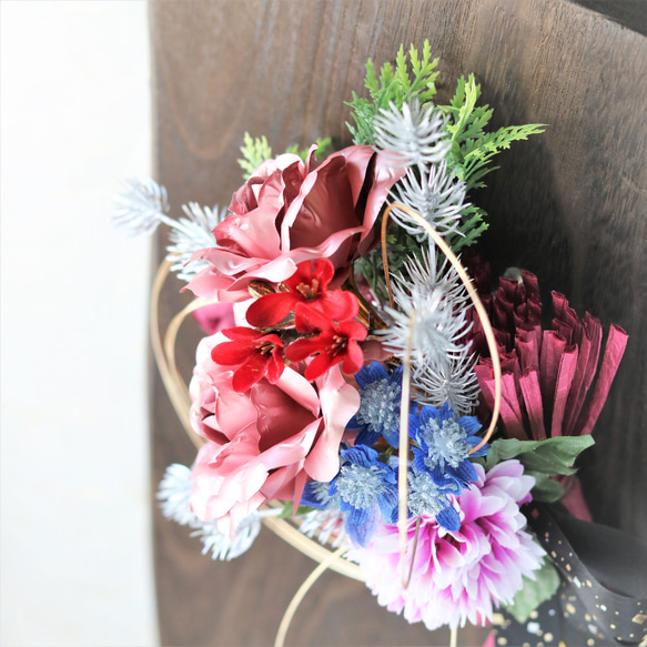 再販　和モダンお正月飾り  人気のシックローズのピンクのバラとマムのしめ飾り【オーナーデザイン】 3枚目の画像