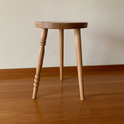 丸椅子　スツール　サイドテーブル　　直径30センチ　高さ46センチ　無垢材 5枚目の画像